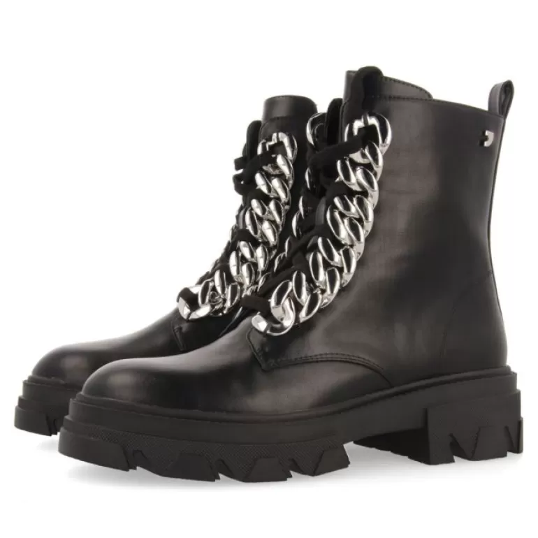 Gioseppo Boots & Ankle Boots*Holzthum Women'S Black Lace-Up Combat Boots With Track Soles And Maxi Chains